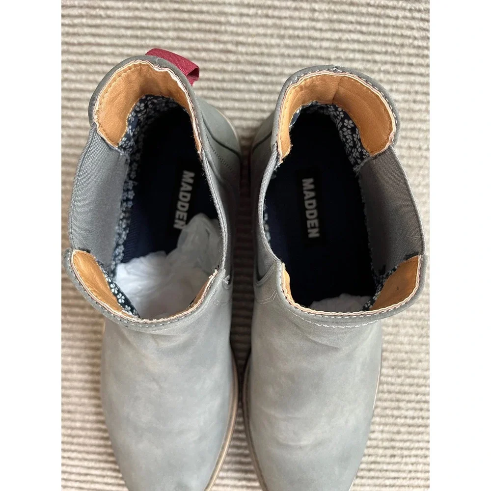 Madden M-GREGRY Mens Grey Chelsea Boots Size 10 Matte Ankle Boot Red Pull Tab